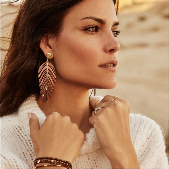 Kendra Scott Jewelry - KENDRA SCOTT LOTUS BROWN STATEMENT EARRINGS NWT